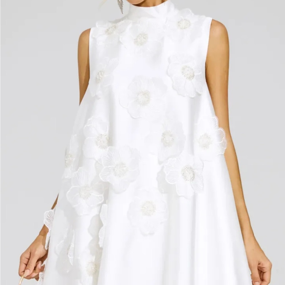 Sleeveless White Floral Applique Maxi Dress - Picture 2 of 3